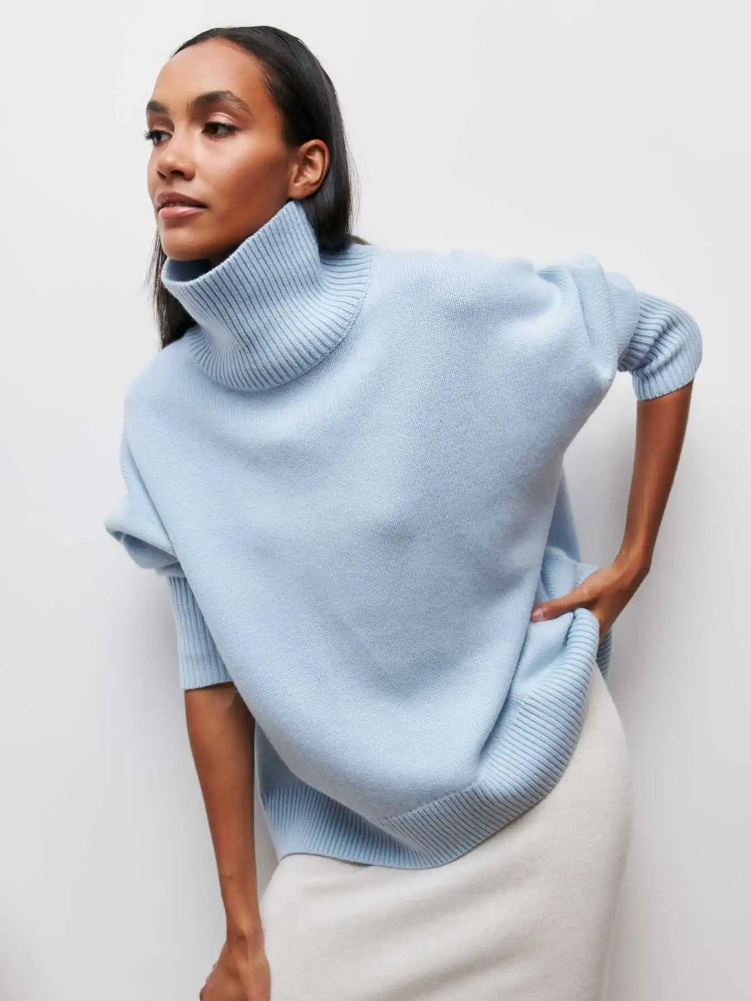 ALYSSA™ - Chic Turtleneck Sweater