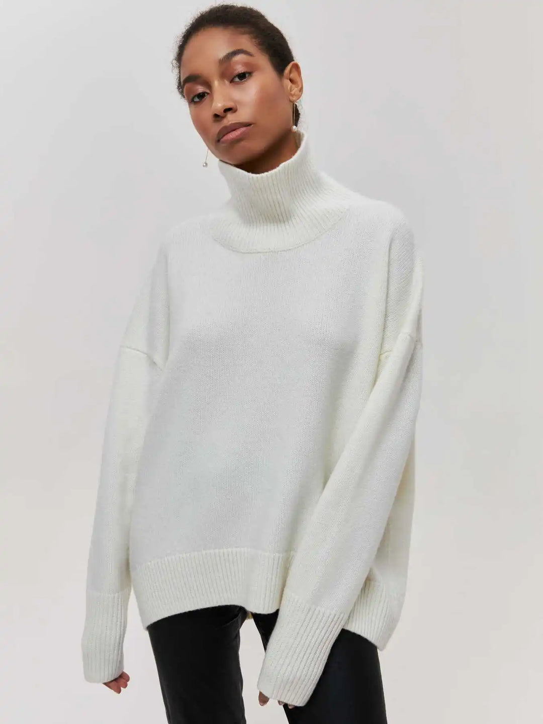 ALYSSA™ - Chic Turtleneck Sweater