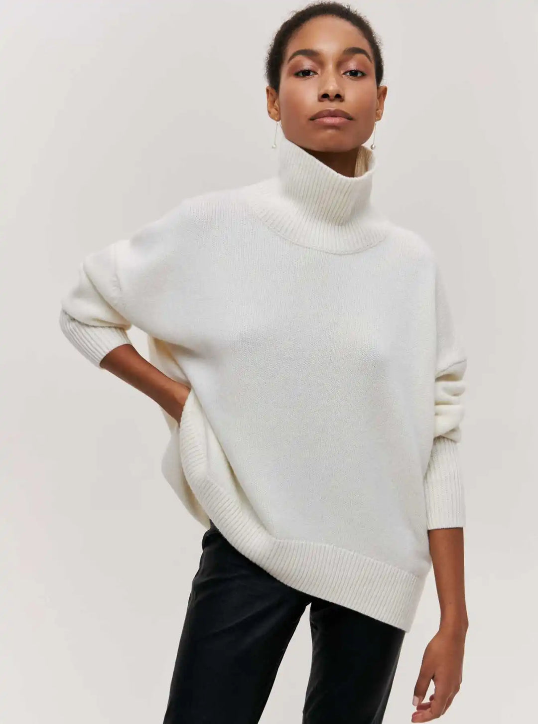 ALYSSA™ - Chic Turtleneck Sweater